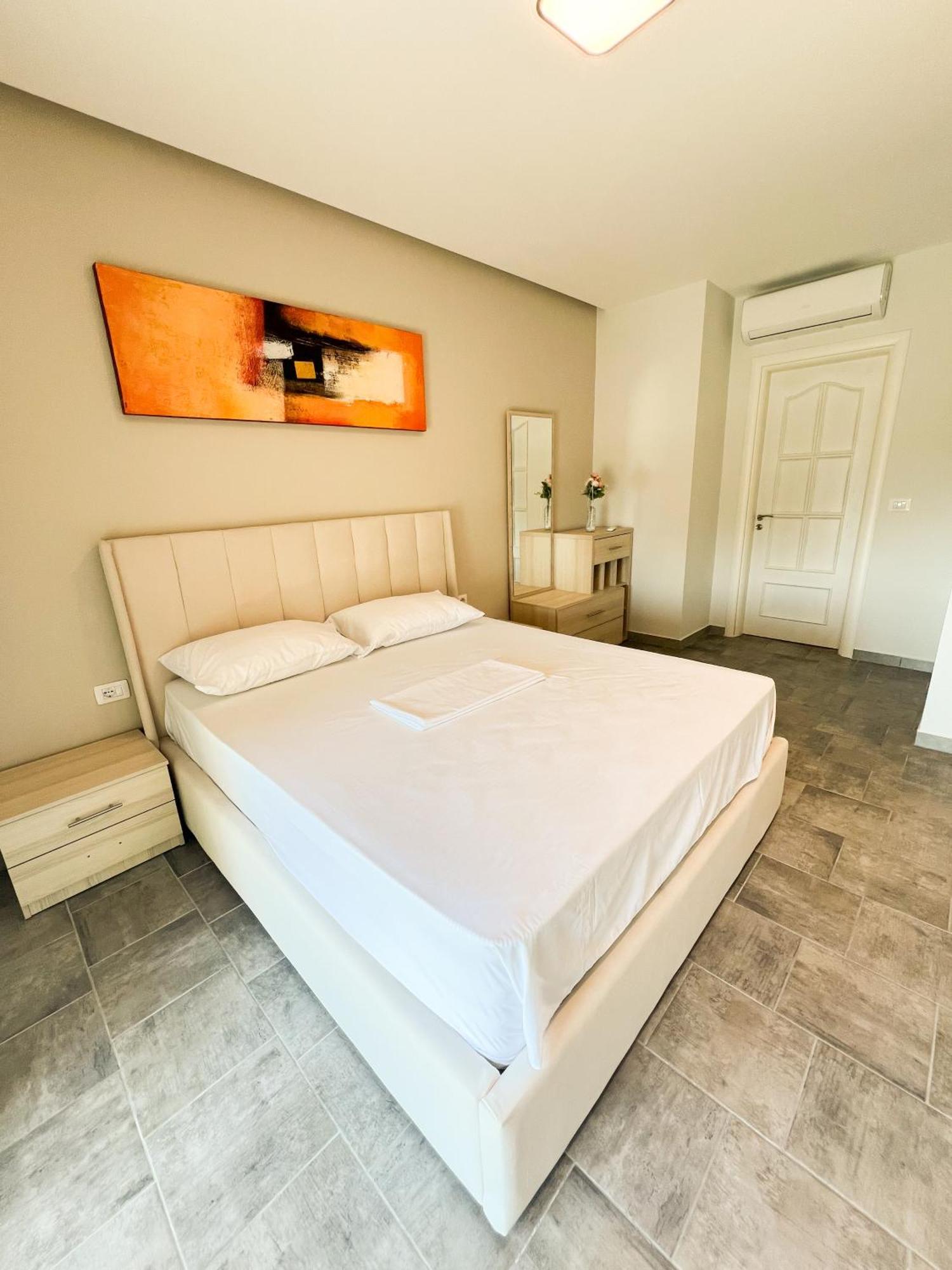 Sea View Apartments Дуррес Екстер'єр фото