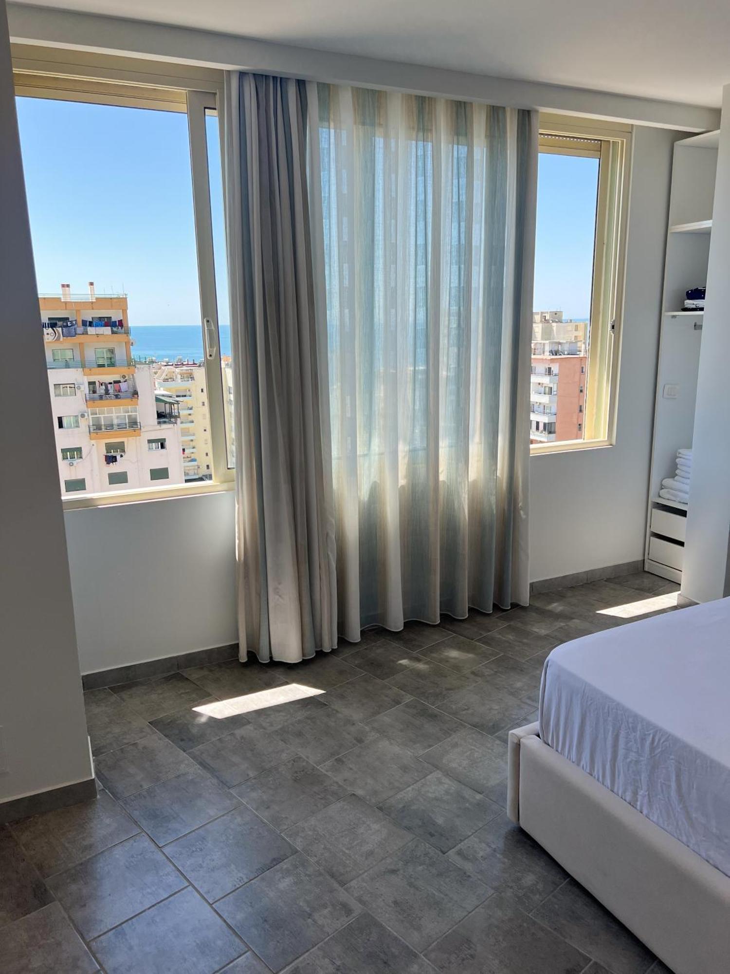 Sea View Apartments Дуррес Екстер'єр фото