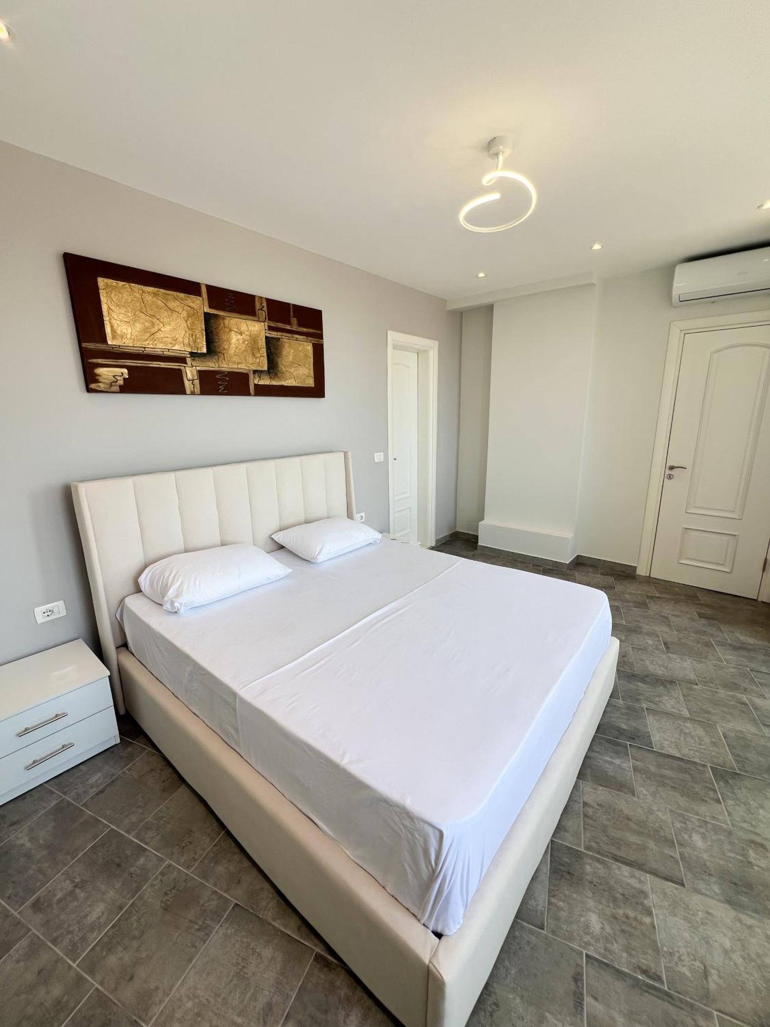 Sea View Apartments Дуррес Екстер'єр фото