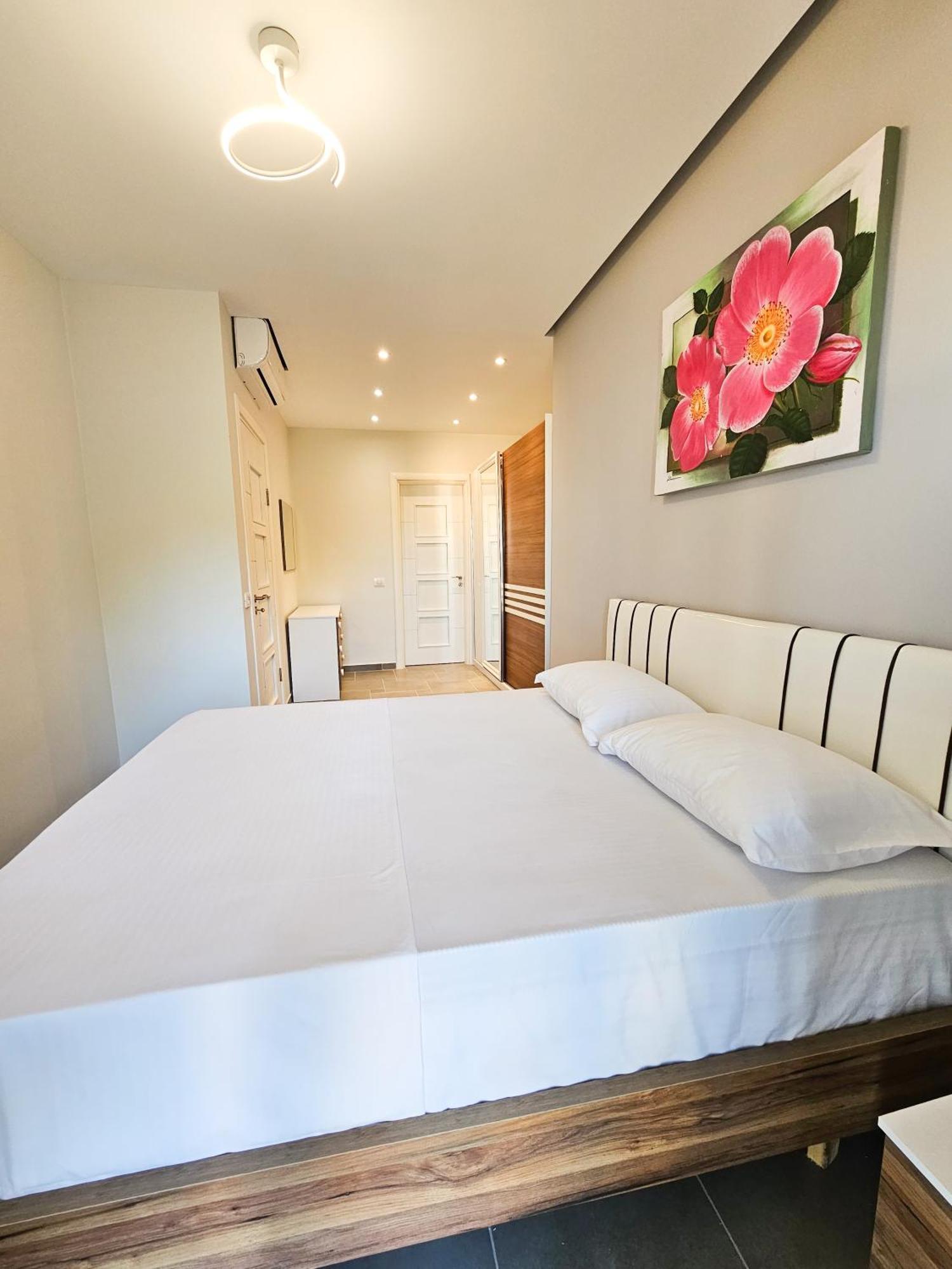 Sea View Apartments Дуррес Екстер'єр фото