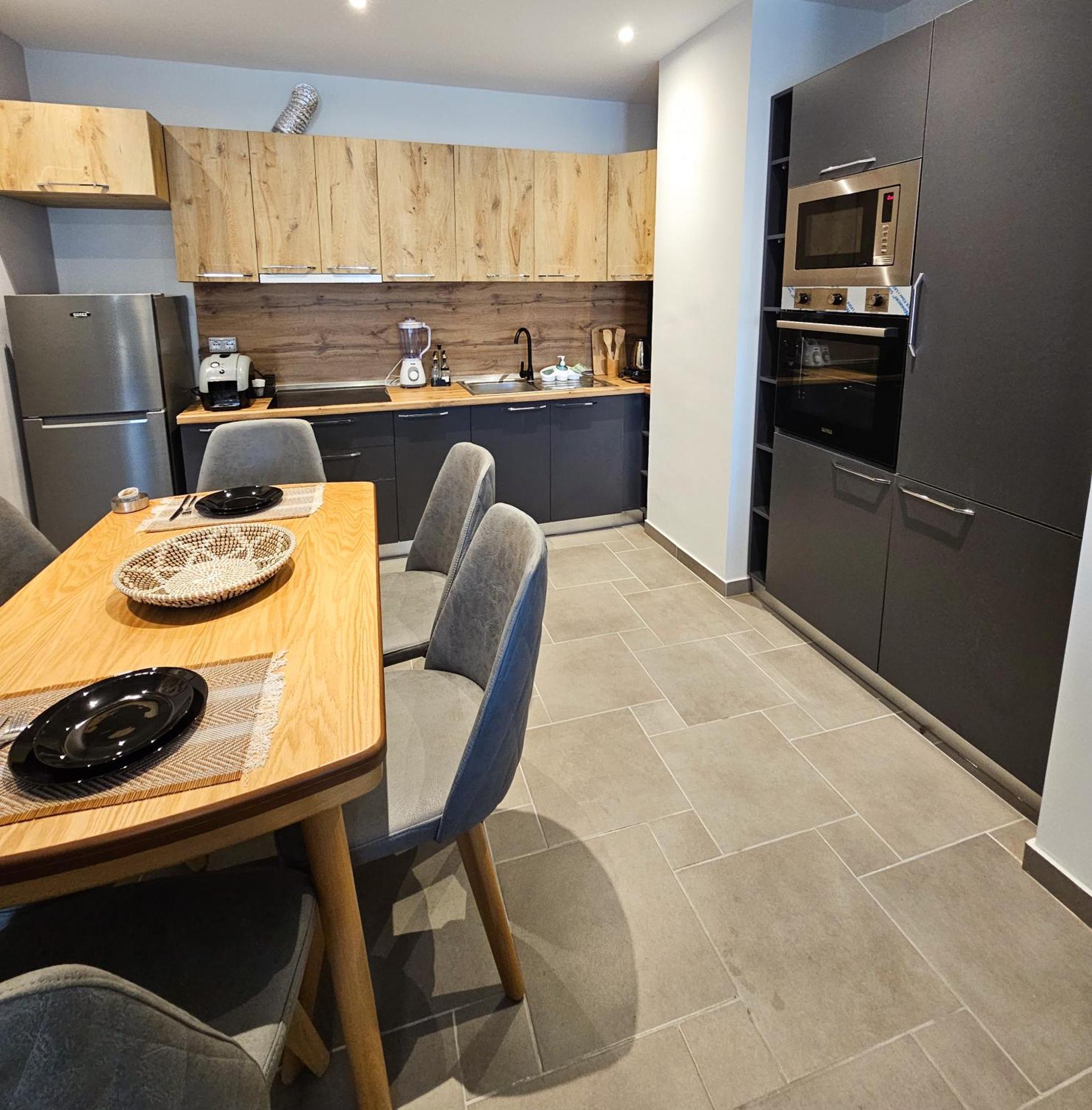 Sea View Apartments Дуррес Екстер'єр фото