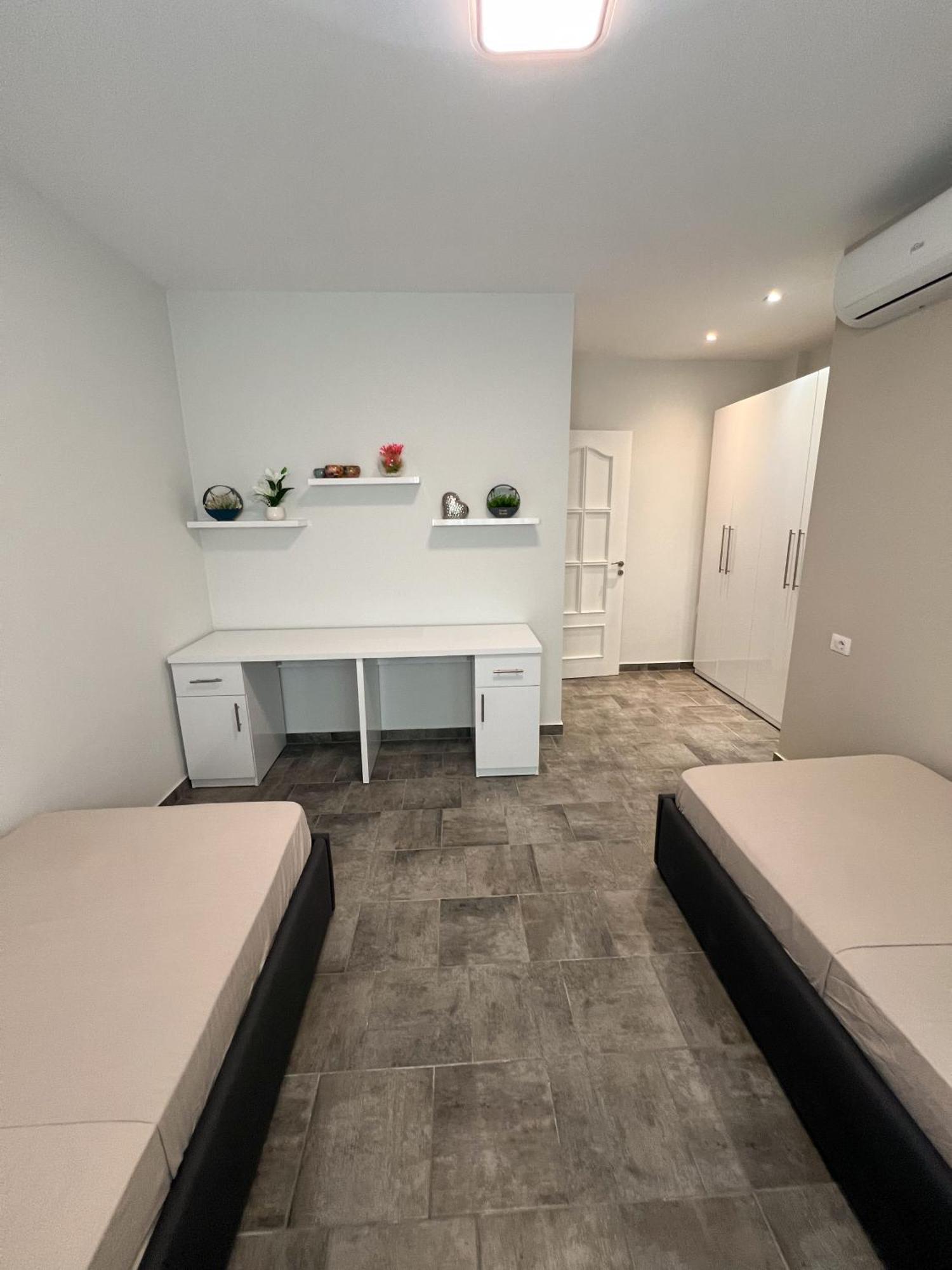 Sea View Apartments Дуррес Екстер'єр фото