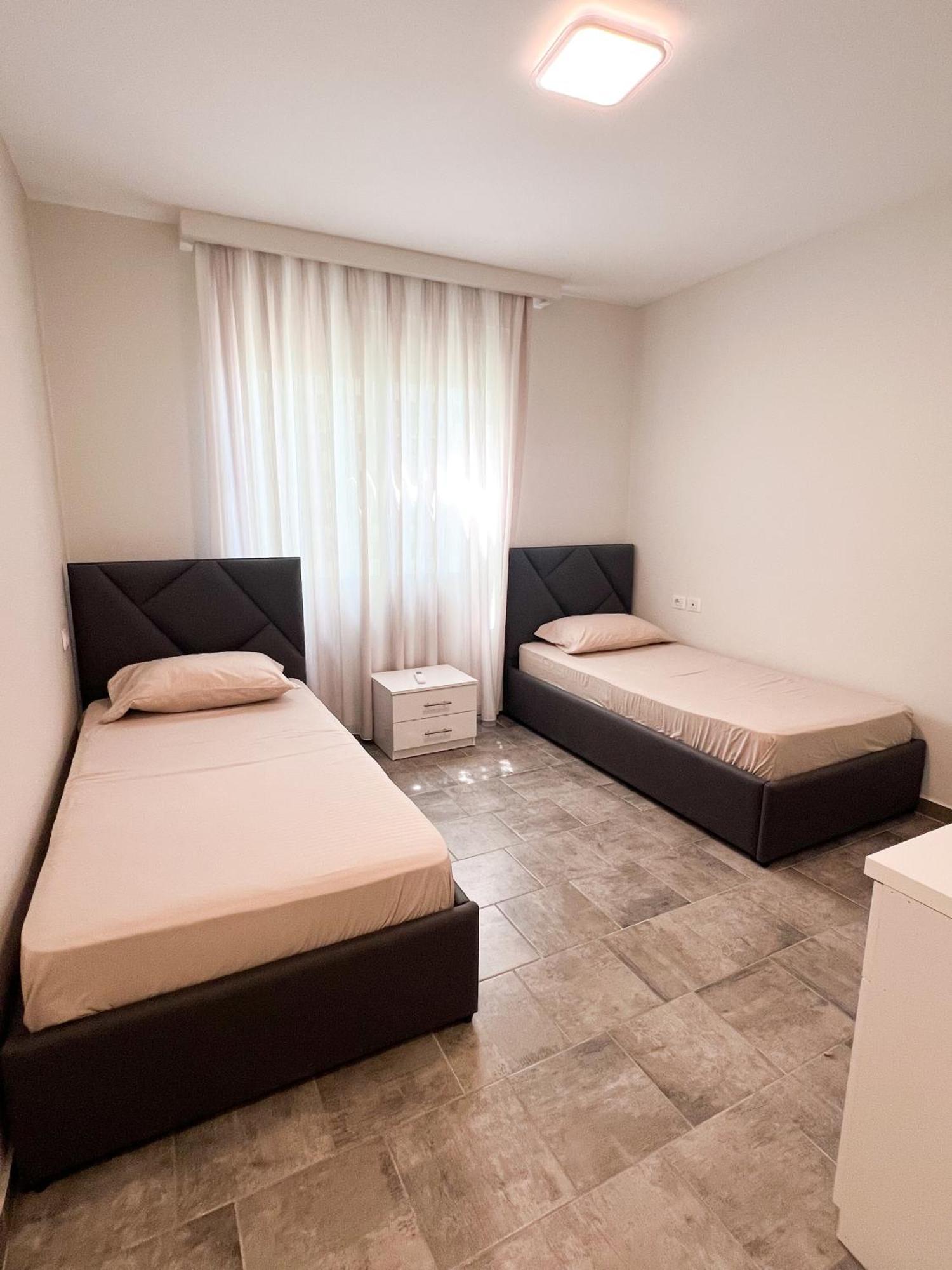 Sea View Apartments Дуррес Екстер'єр фото