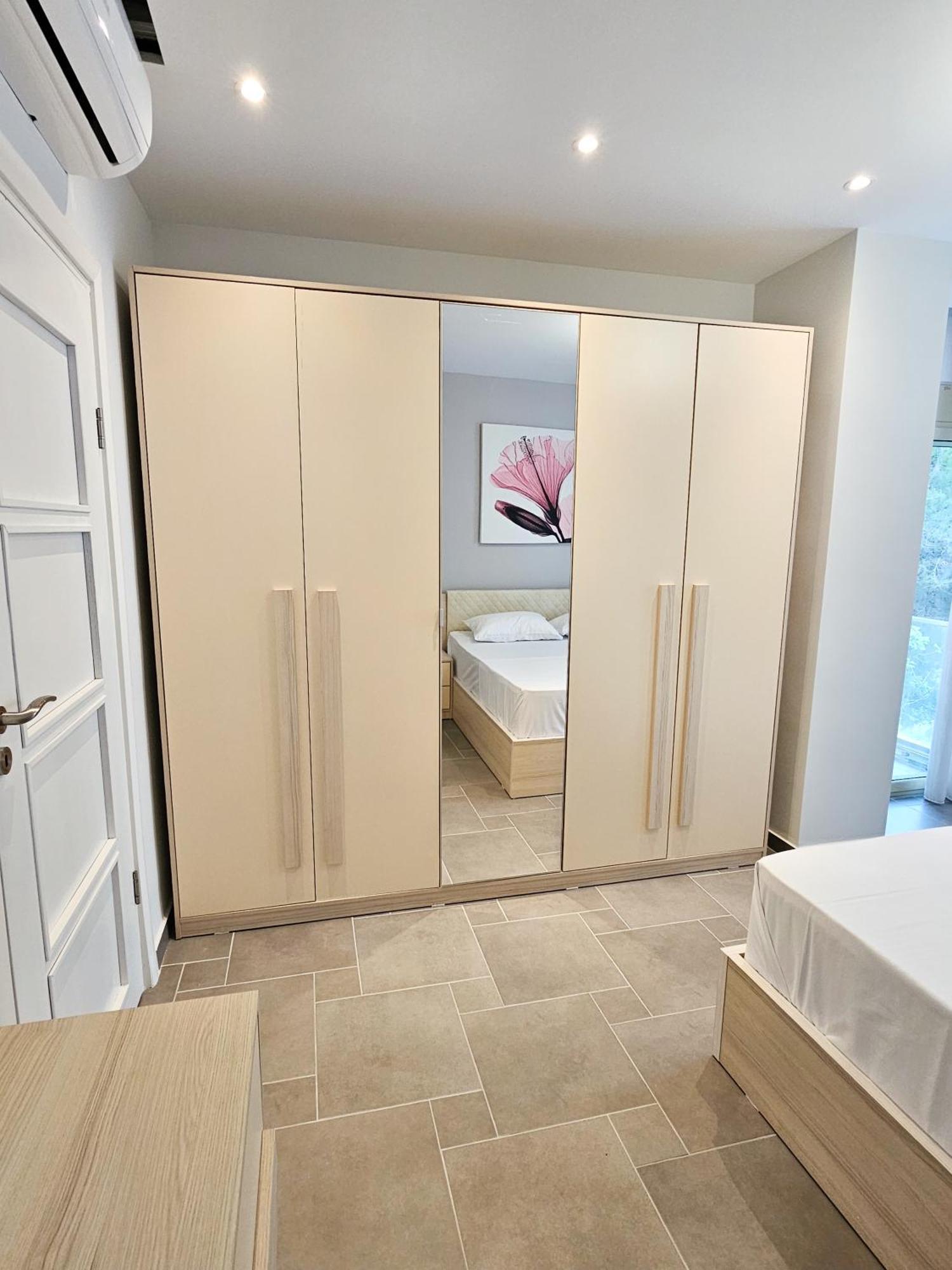 Sea View Apartments Дуррес Номер фото