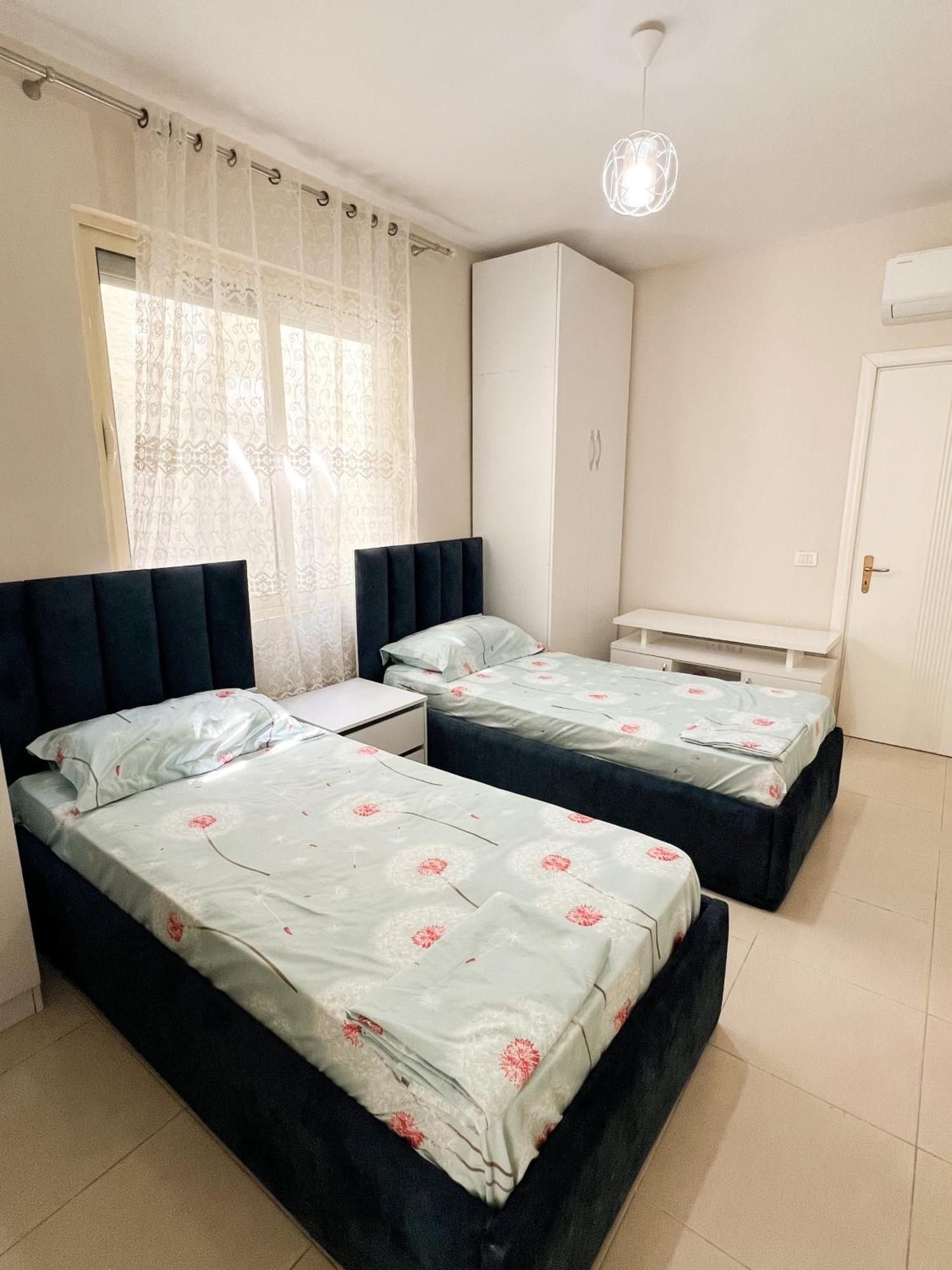 Sea View Apartments Дуррес Екстер'єр фото